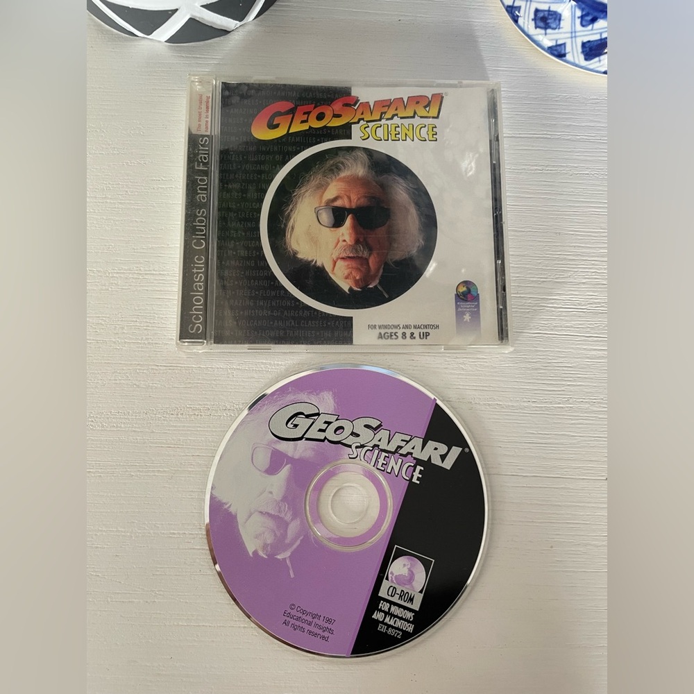Game - GeoSafari Science - CD-Rom for Windows and Macintosh Scratch free disc